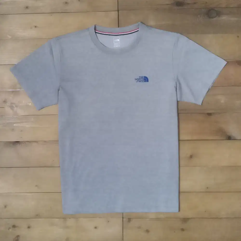 The North Face Kaos Pendek