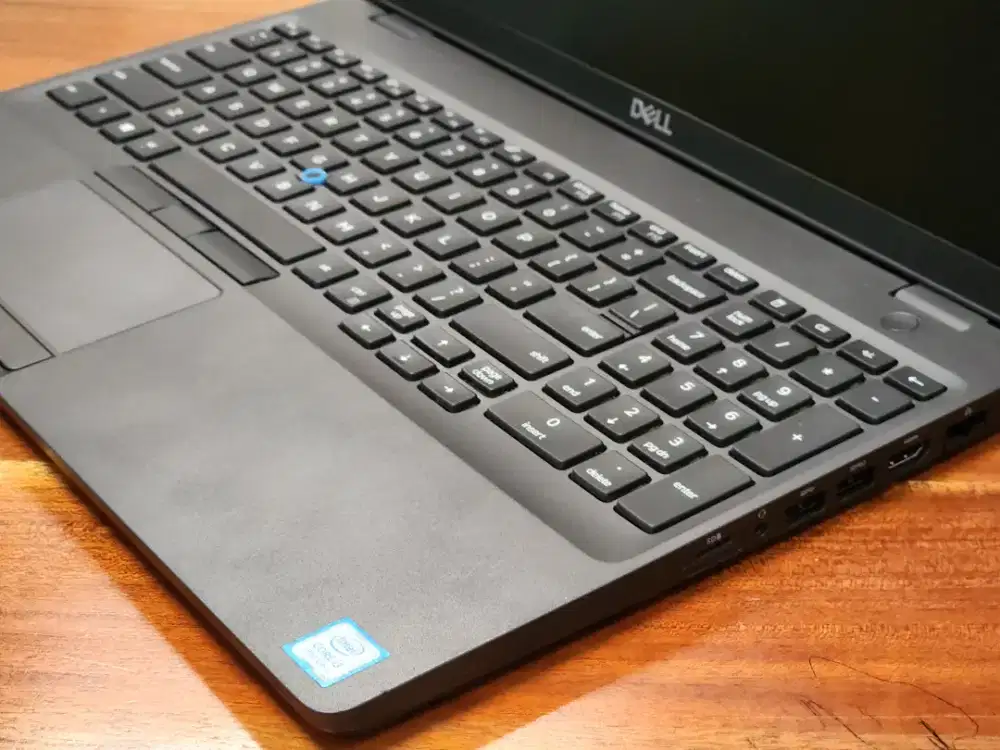 DELL 5500 Bezelless with Numeric Key Mulus Performa Baguss