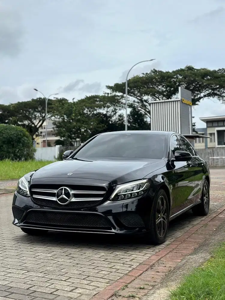 JAMIN TERMURAH DA BOSEN PAKAI ! Mercedes Benz C180 AT 2019 2020 Hitam