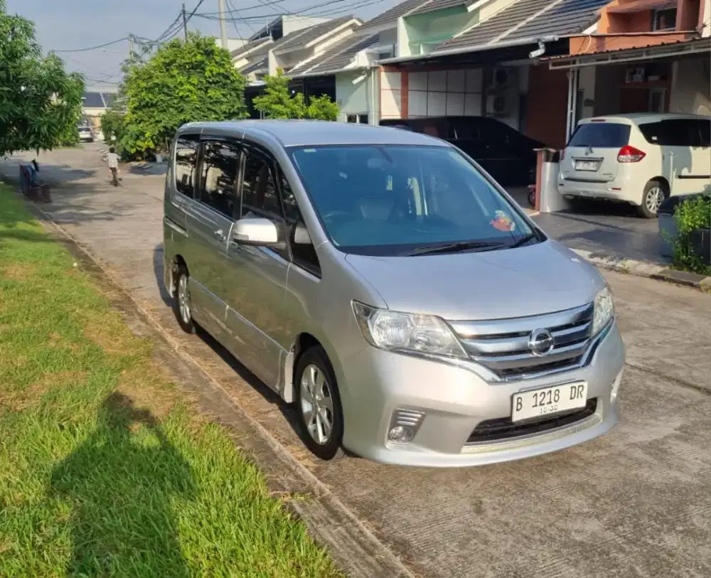 Nissan Serena 2.0 Highway star