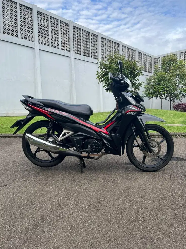 Jual Honda Revo X 2017 Hitam Merah Kondisi Mulusss