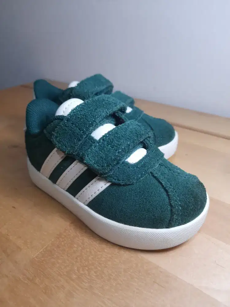 Sepatu anak
ADIDAS VL COURT 3.0 CF I (Preloved)