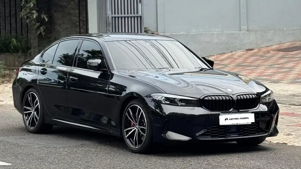 BMW 330i 2025 / 2024 Matic Bagus Bekas Kredit Surabaya Lengkap Murah