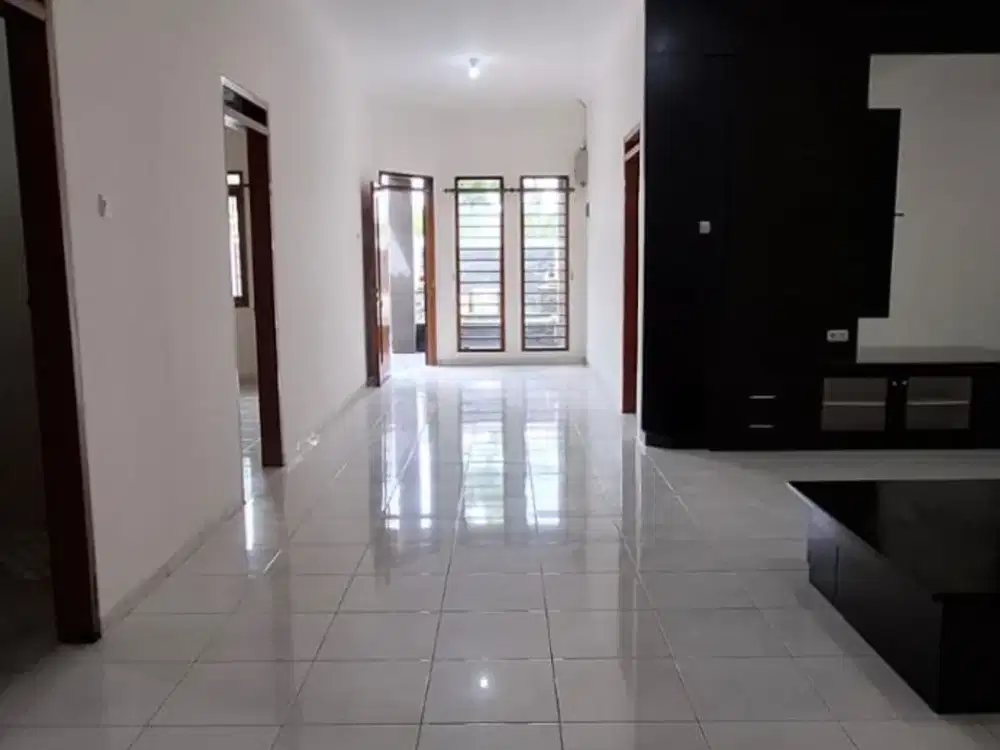 Dijual Rumah Siap Huni di Taman Holis Indah Bandung