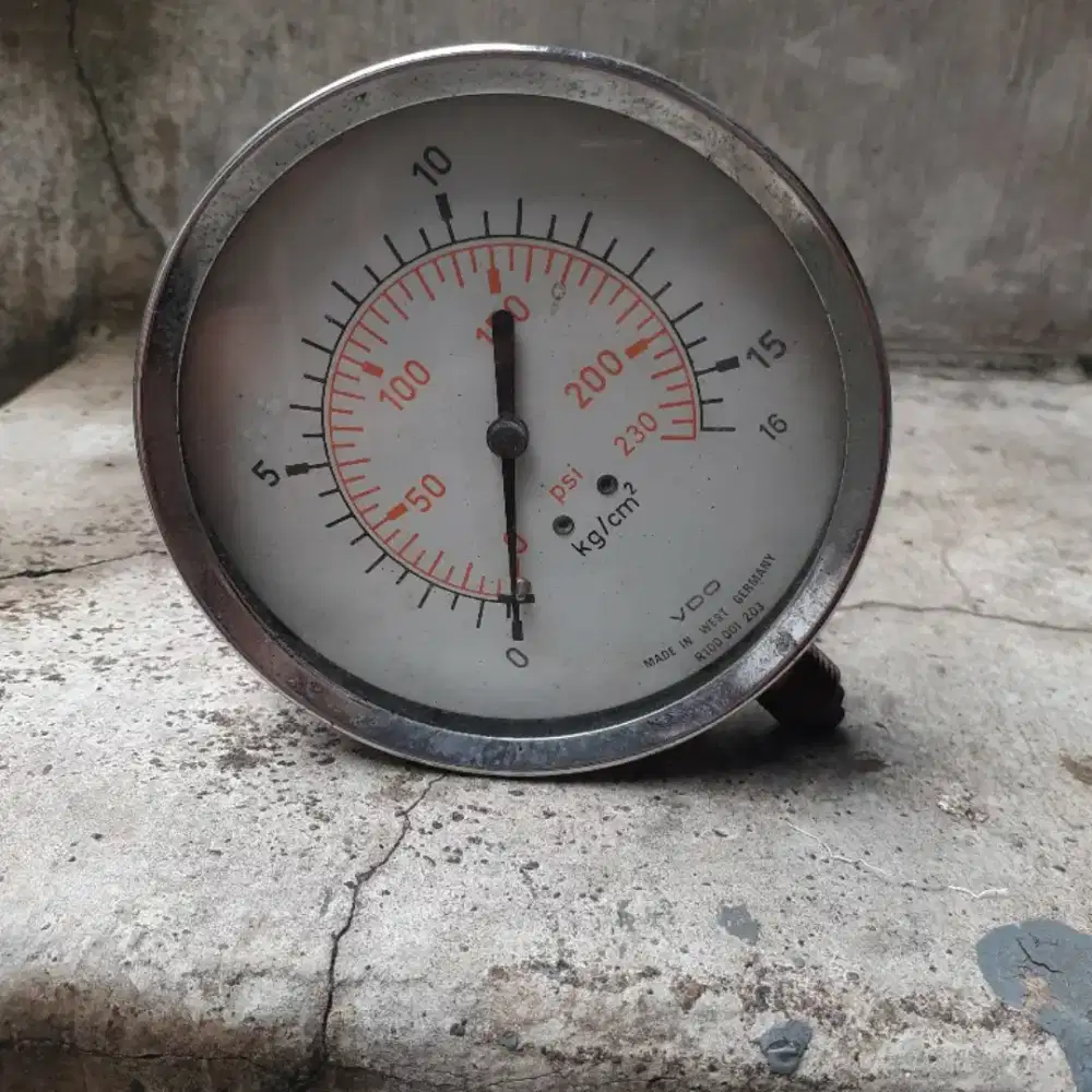 Pressure gauge VDO 16 bar 230 psi
