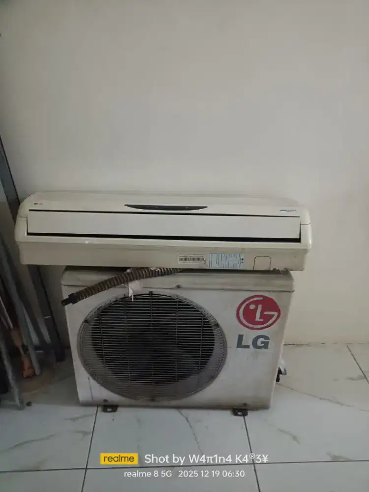 Dijual cepat AC LG