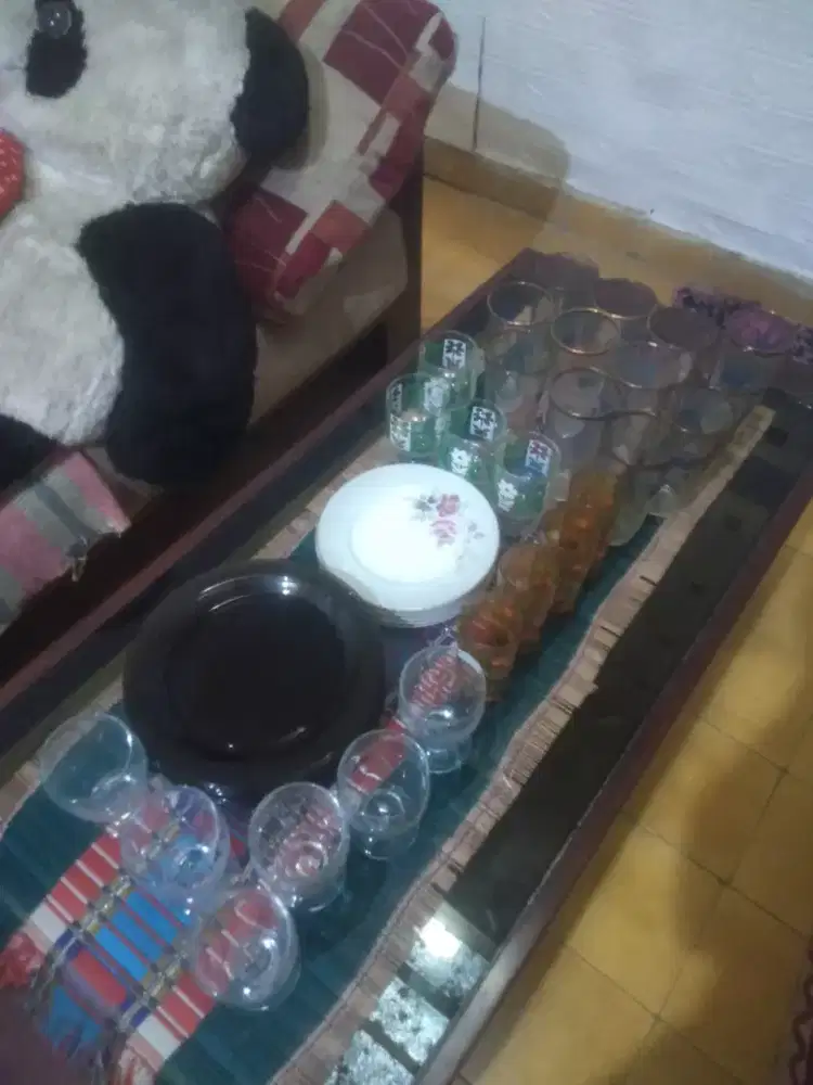 Piring gelas dan cangkir