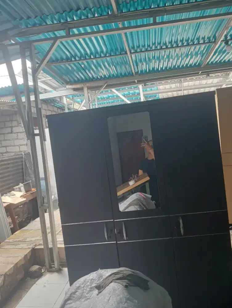 Lemari Olimpic siap pakai