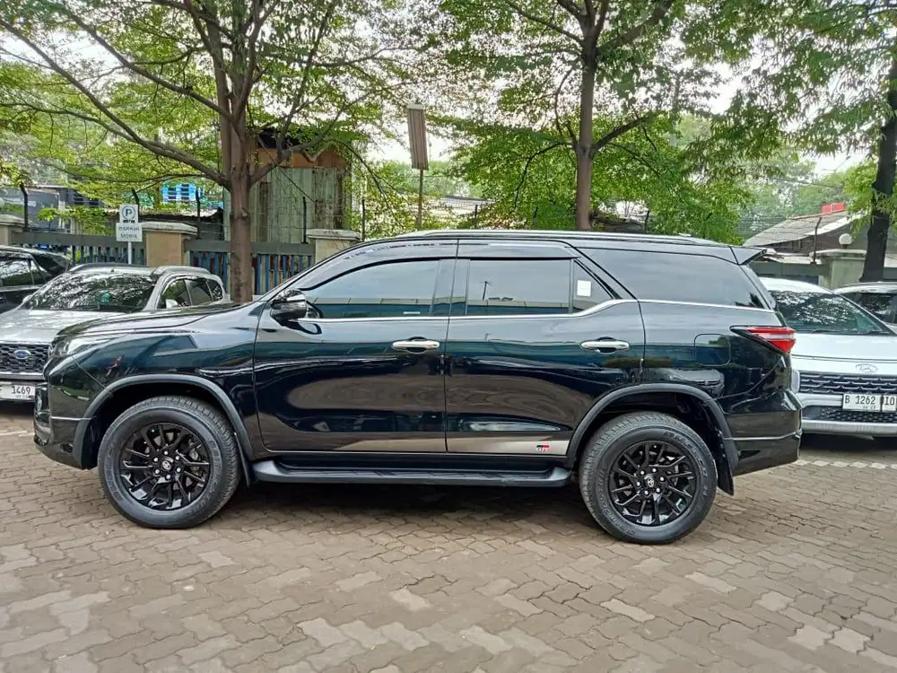 Dijual Toyota Fortuner 2.8 VRZ 4.2 AT Solar