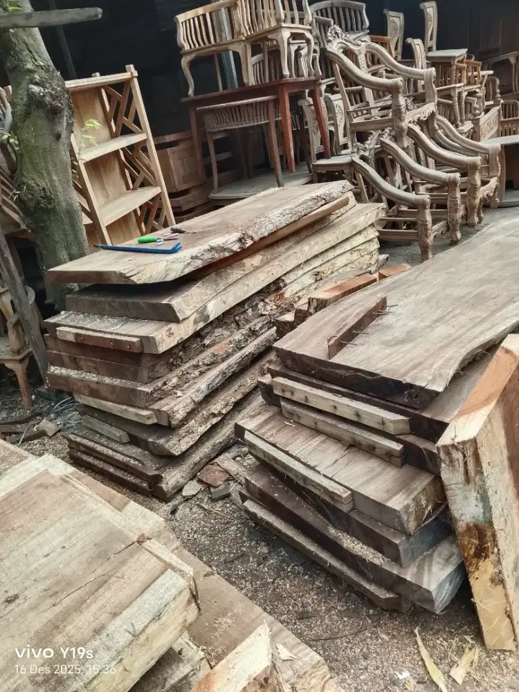 Bahan meja kayu trembesi