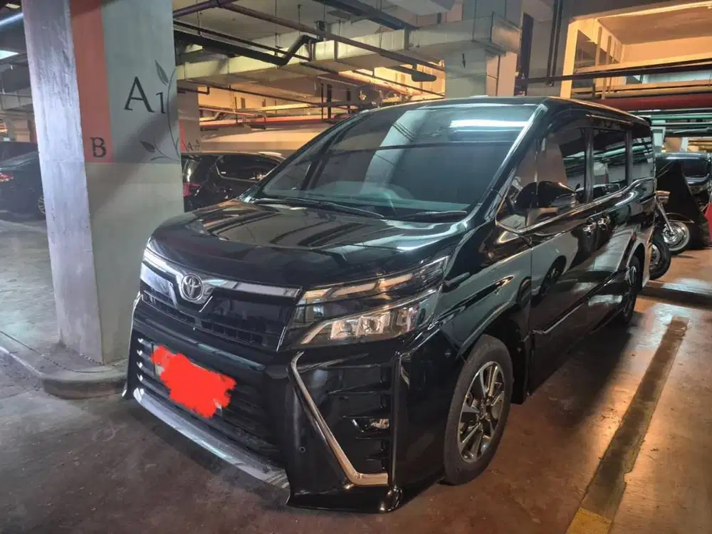 Toyota Voxy ISTIMEWA Tangan Pertama Low KM