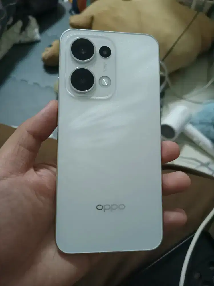 OPPO RENO 13 SECOND