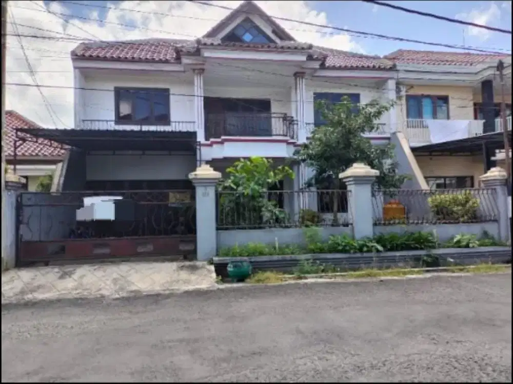 Rumah 2 Lantai Kawasan Perumahan Elit Imam Bonjol