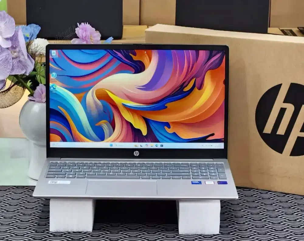 HP 15  FD1XX Core 5 120u 12 Piston Ram 16Gb SSD 512Gb