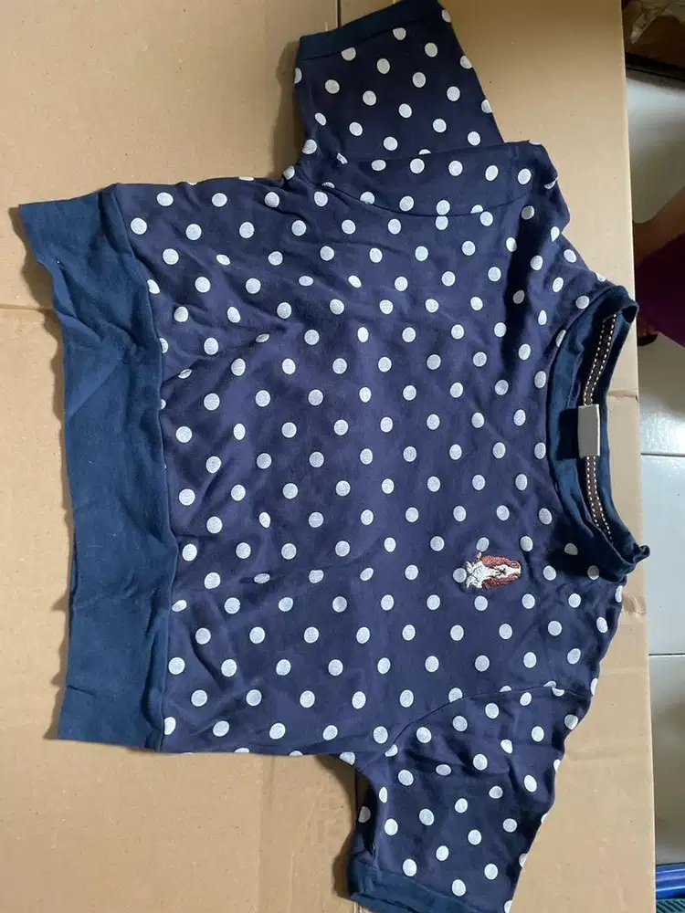 kaos motif polkadot
