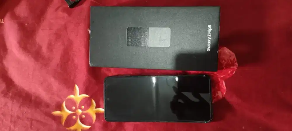 Samsung Z Flip 5 (8/512GB)