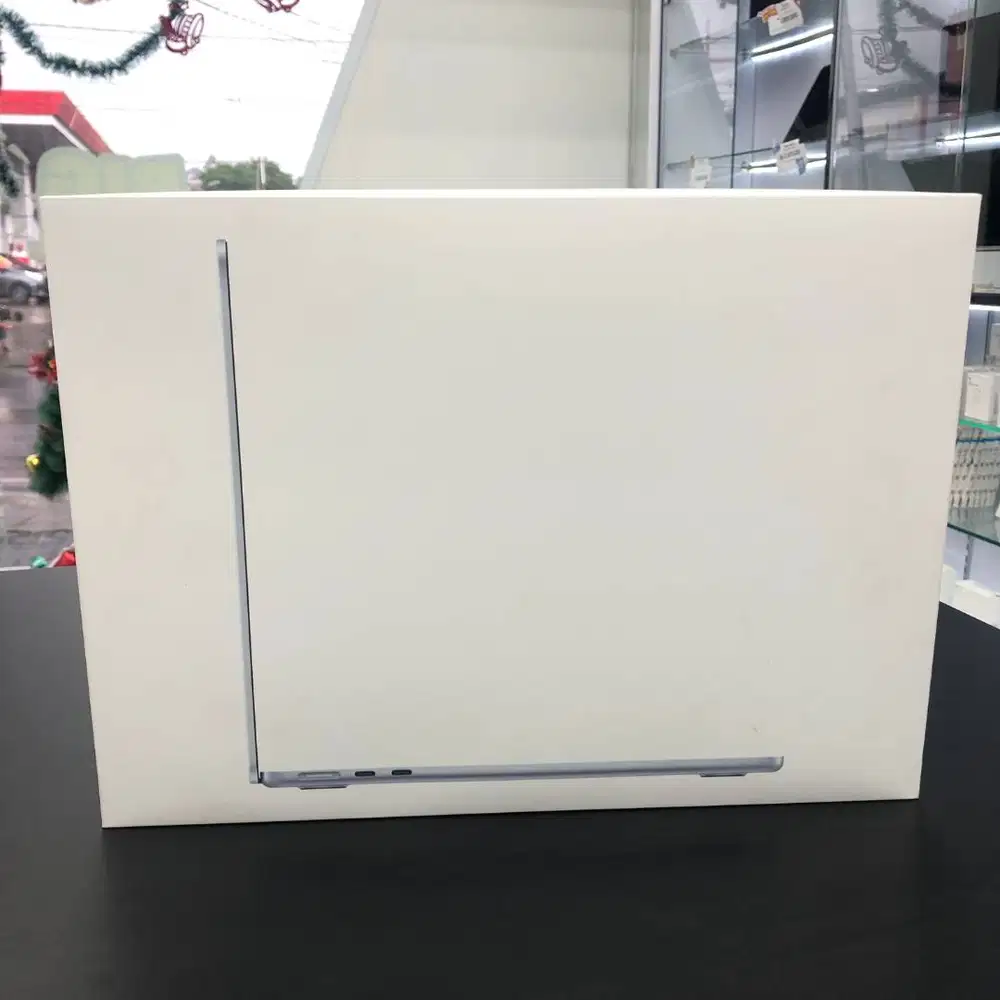Macbook Air 2024 • M4 • 16/256GB