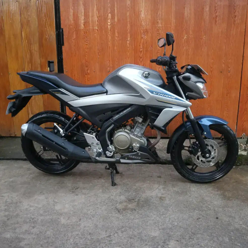 VIXION 2018 LIKE NEW KM LOW KUNCI 2 MULUS TINGGAL PAKAI