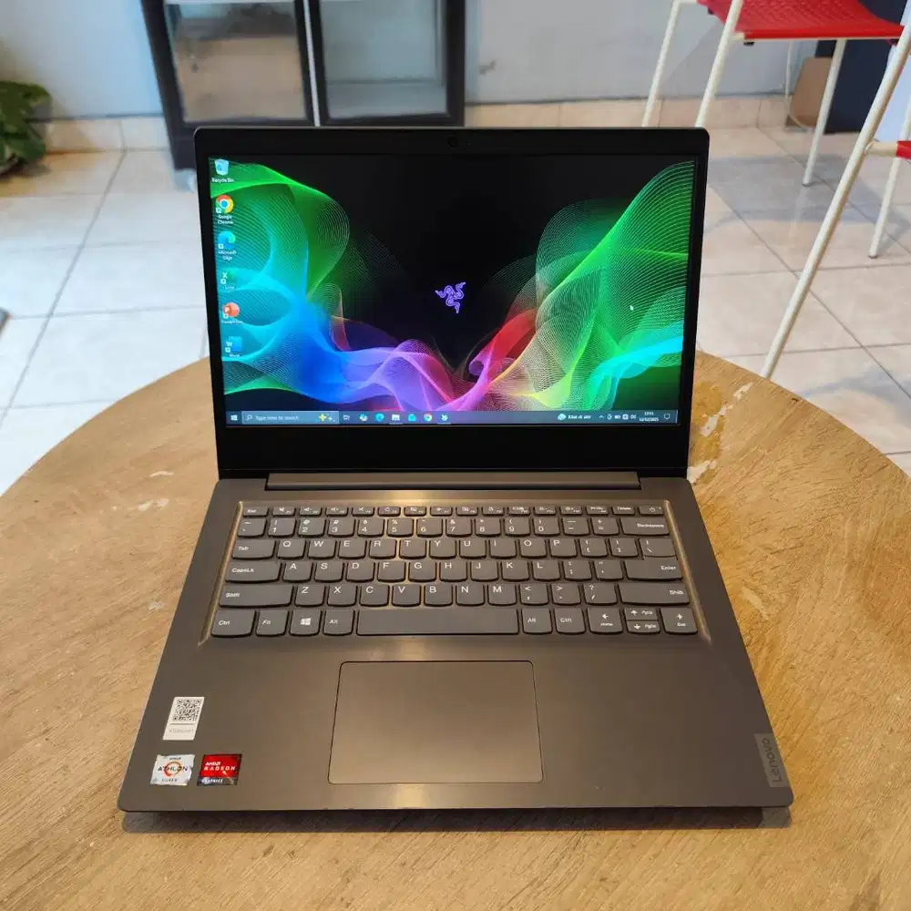 Lenovo V14-ADA AMD Athlon Silver 3050u RAM 8GB SSD 256GB NVMe Anti Lem