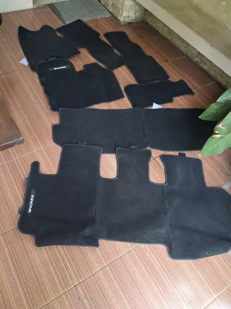 KARPET MOBIL INNOVA ZENIX