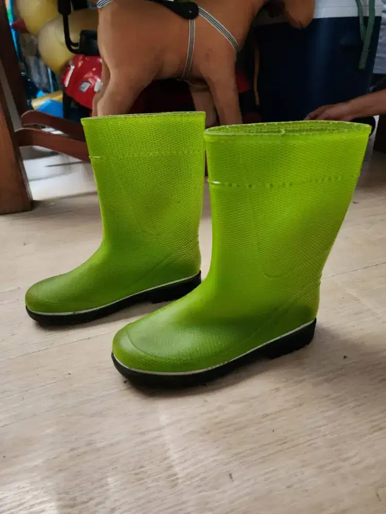 Sepatu boot, size 22 tinggi 23,5cm outsol 23,5cm