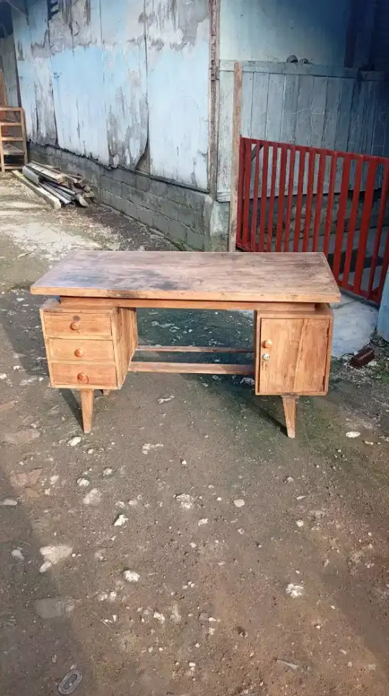 dijual meja kantoran siap pakai