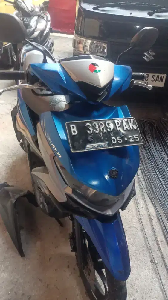 Motor Xeon gt 2016 biru