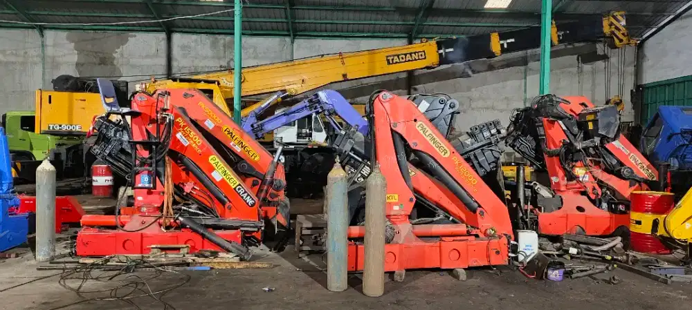 Crane lipat palfinger