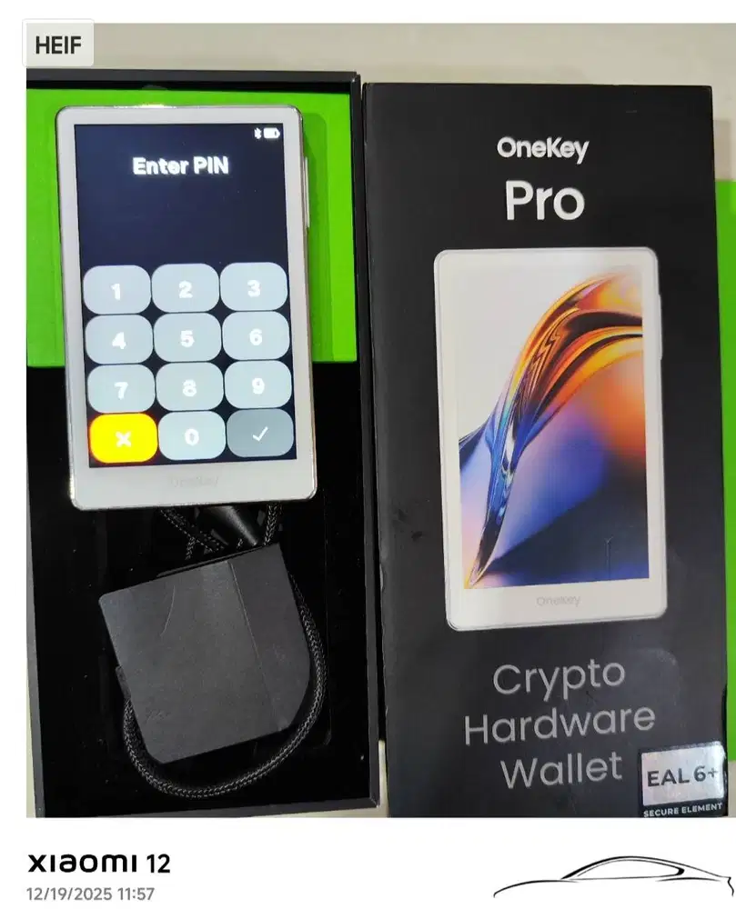 Crypto Wallet - OneKey Pro