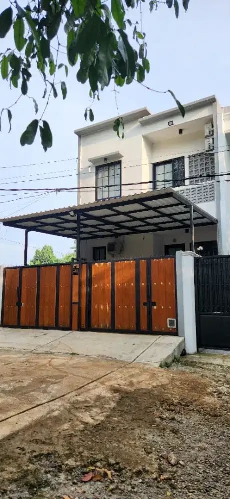 Di Jual Murah, Cepat Rmh 2 lantai, 4 KT 3 KM Bonus AC dan Water Heater