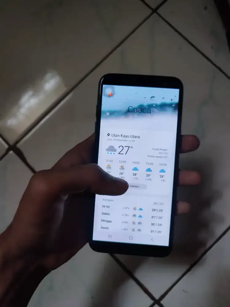 JUAL HP SAMSUNG 700K  AJA