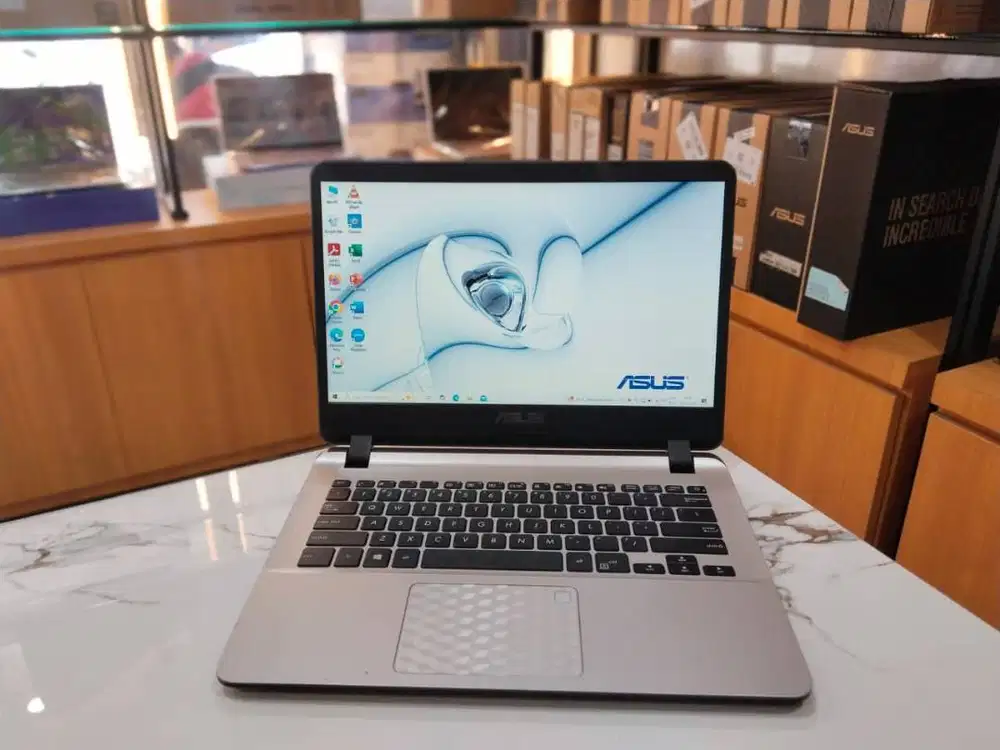 ASUS A407M CELERON N4000/RAM 4GB/SSD 128GB/14/SIAP PAKAI