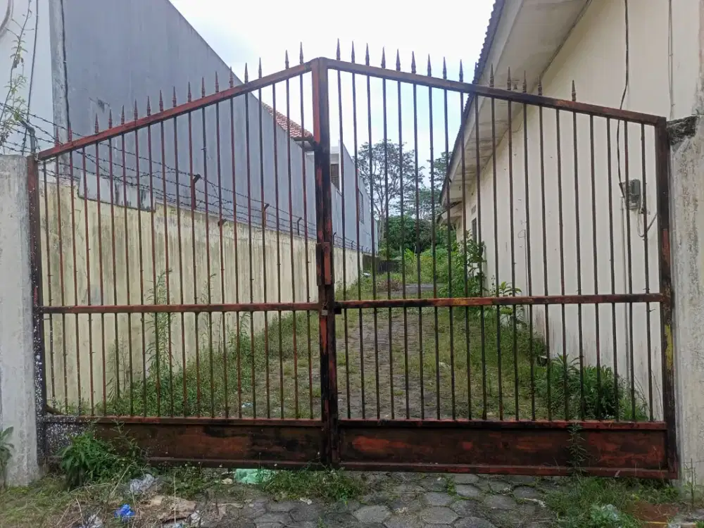 TANAH ada RUKOnya lokasi Timur Kampus UII, jl pamungkas selatan Akses jalan raya utama, Dekat perumahan IDI