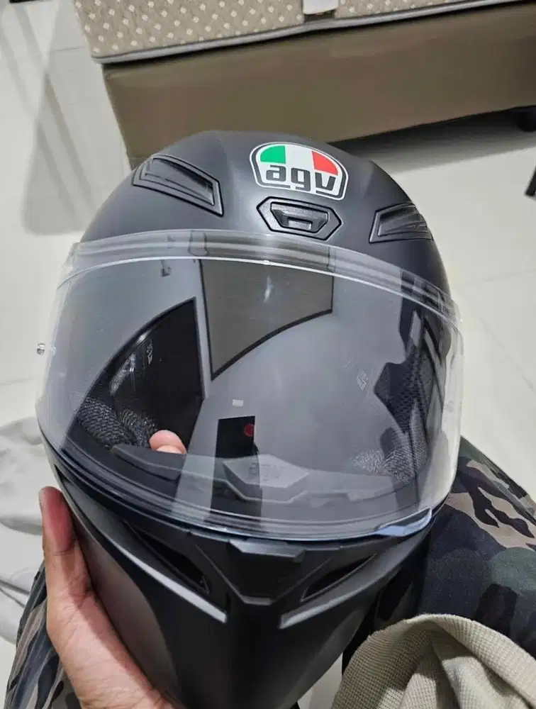AGV HELEMET FULLFACE SIZE L. LIKE NEW