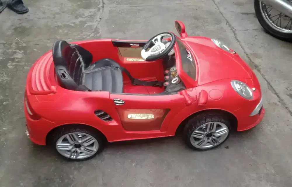 dijual mobilan ank... keadaan mati ..hnya mobil aja