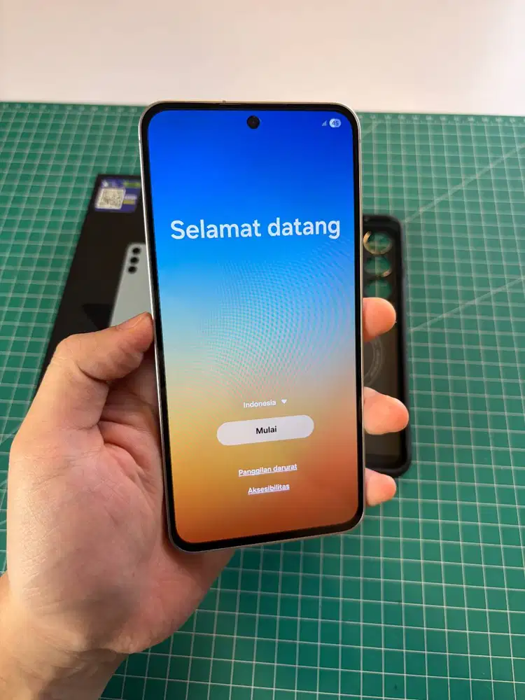 Samsung Galaxy S24 FE 8/256 GB White Garansi Resmi SEIN