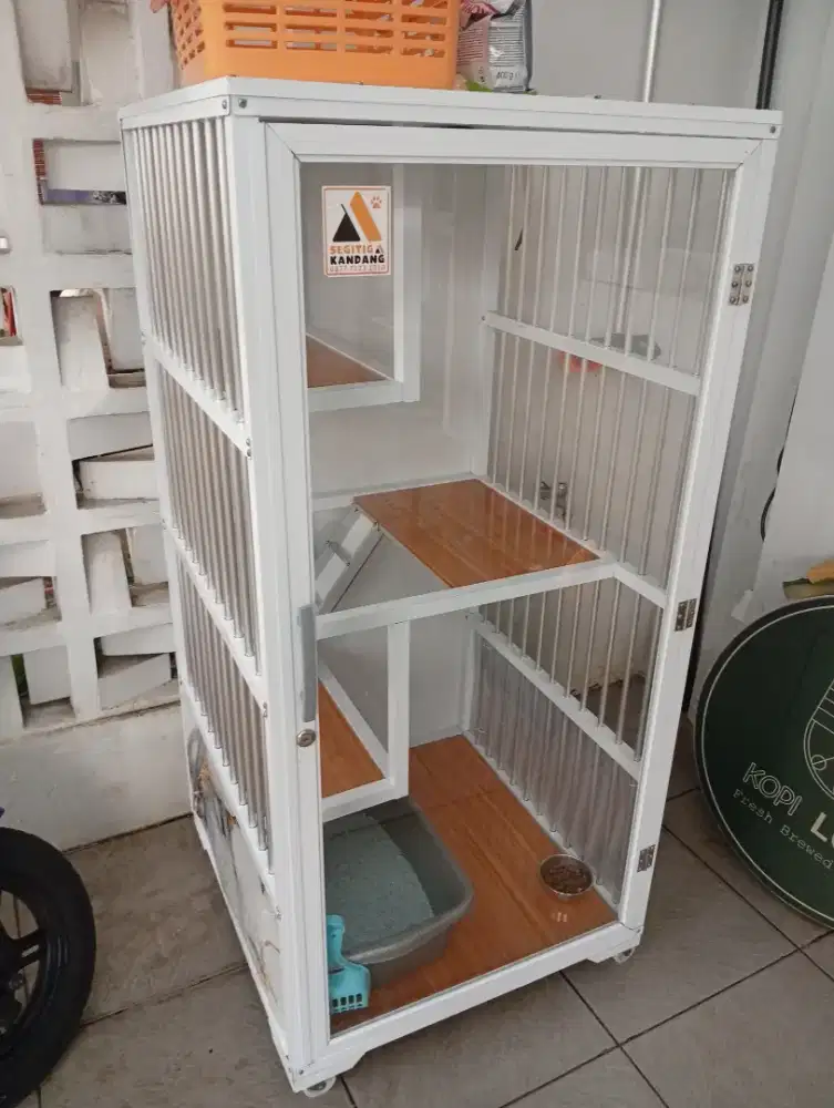Kandang Kucing Kaca