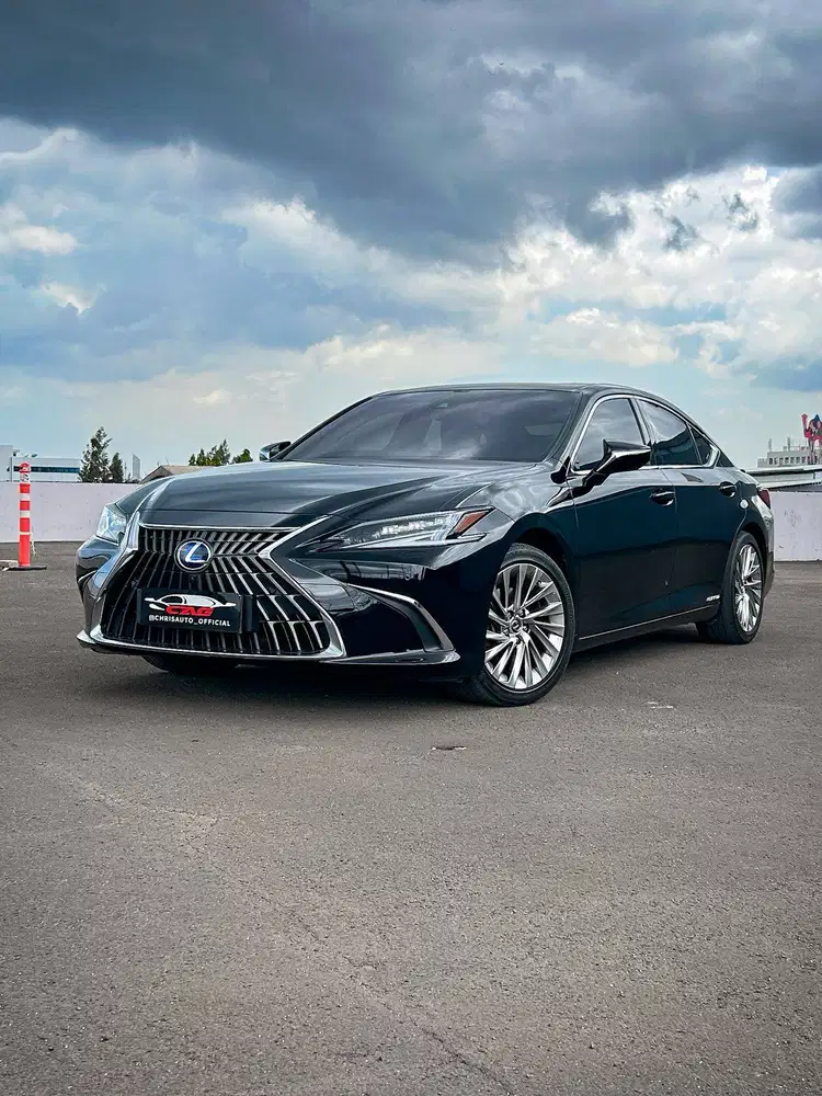 KM ANTIK 30RB-AN!! LEXUS ES300h ULTRA LUXURY (2022)