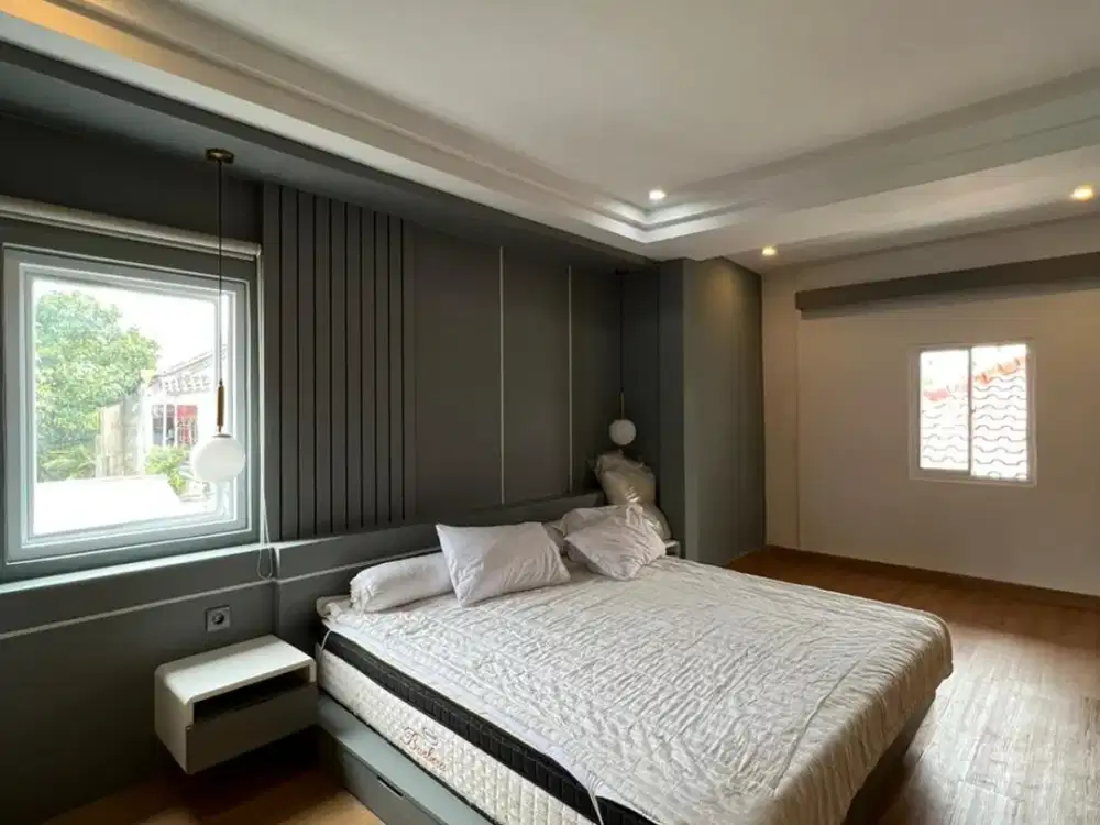 Dijual Rumah Komplek Lebak Bulus Jakarta Selatan 5+1 Bedroom