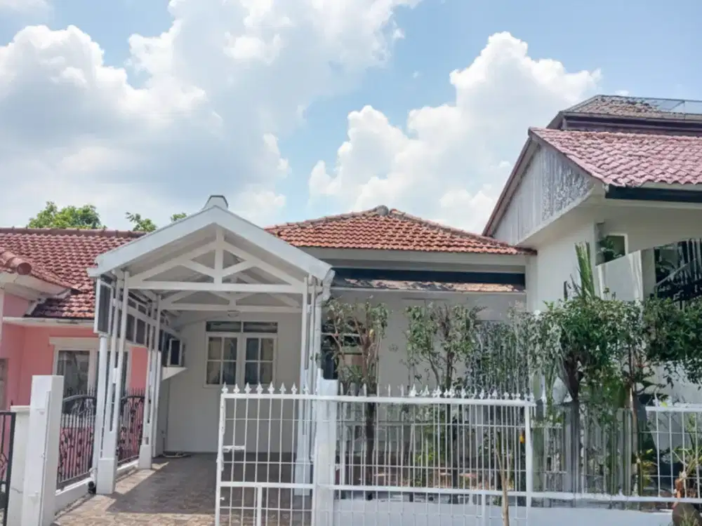 DISEWA RUMAH TAHUNAN BAGUS SIAP HUNI HARGA NEGO FURNISHED SENTUL CITY SSR933