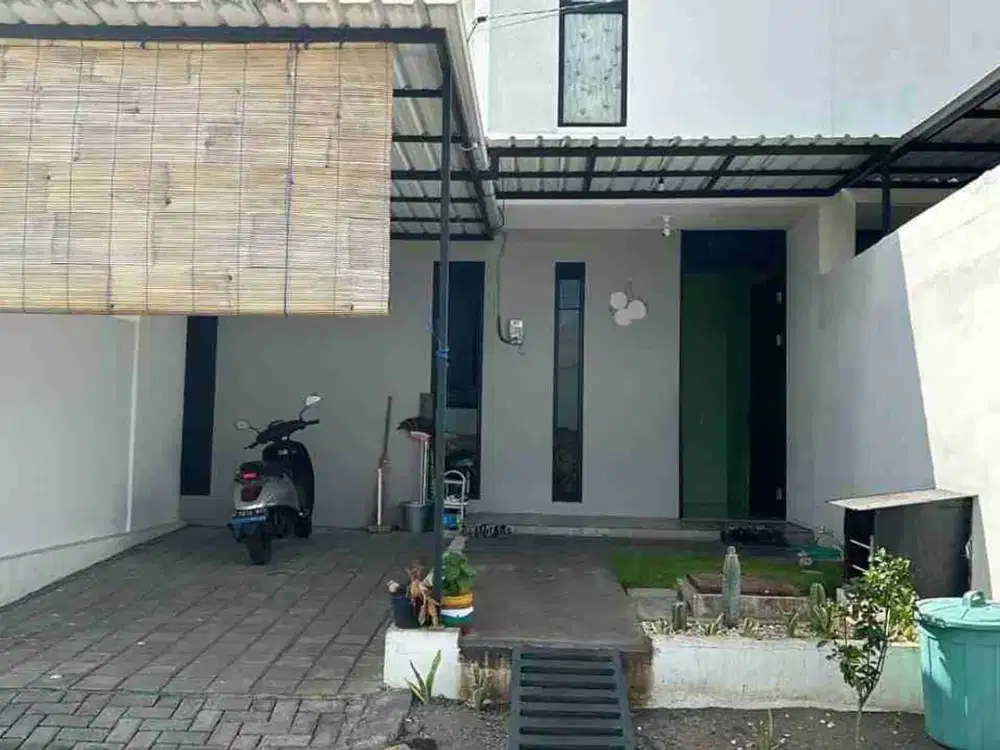 Jual Rumah Siap Huni
*Perum Terrania Living*
Kloposepuluh Sukodono Sidoarjo 

Spesifikasi : rumah 2 lantai plus perabotan fullset

LT : 78 M² ( 6x13 )
LB : 48 M² ( 2 Lantai )
KT : 3
KM : 2
Listrik : 1300
Air : sumur , PDAM sudah ada tandon tapi belum masu