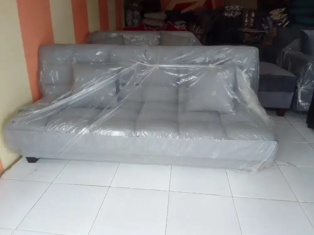 Sofa  bed engsel warna abu2 gilingan tahu bunus bantal 2