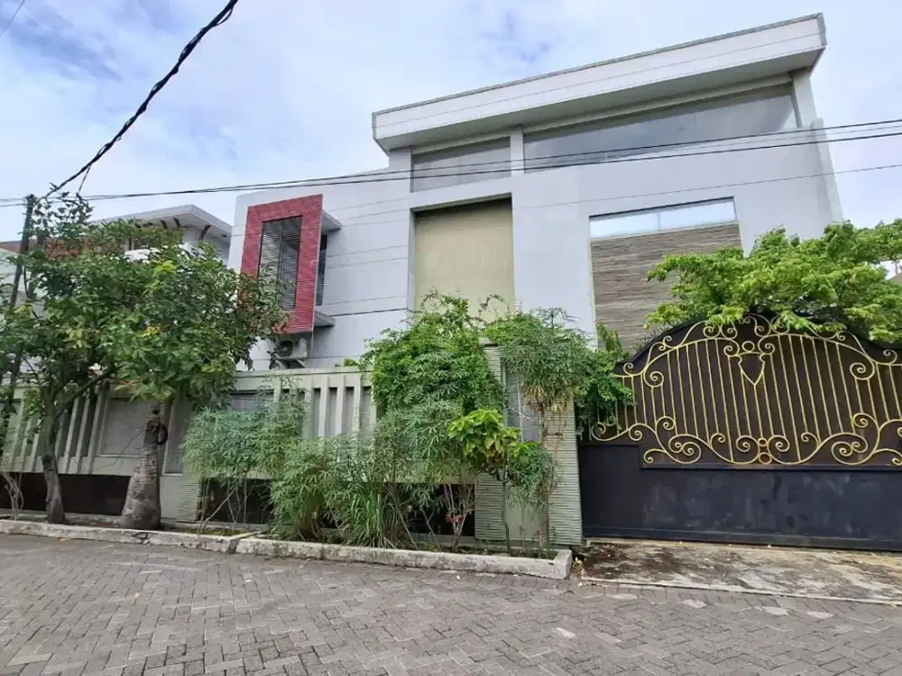 BU, Ada Kolam Renang. Rumah Luas di Mojoklanggru. dekat Kertajaya. Dekat Unair Surabaya