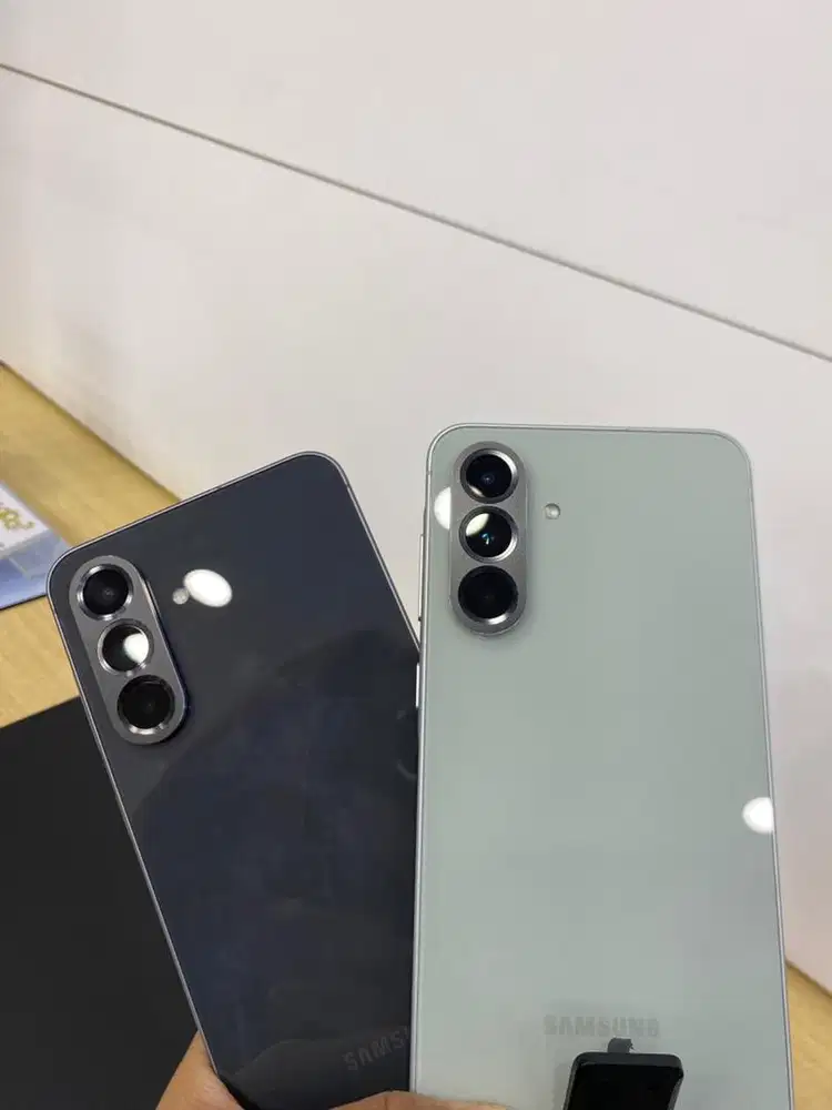 galaxy samsung a56 5G free adaptor ori