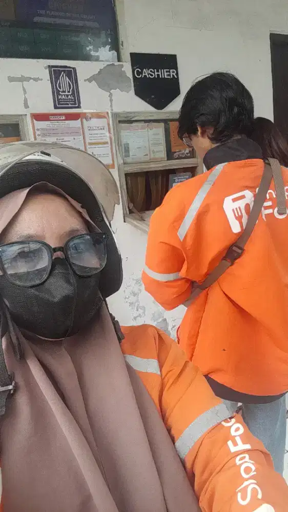 Ojek onlain sedang mencari kerja