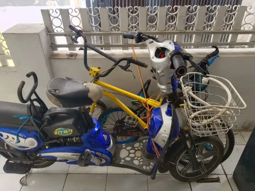 1 sepeda listrik dan 2 sepeda biasa