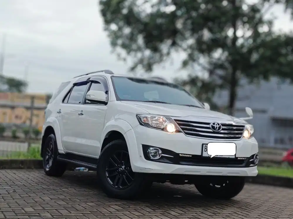 Toyota Fortuner V 4x4 2014
