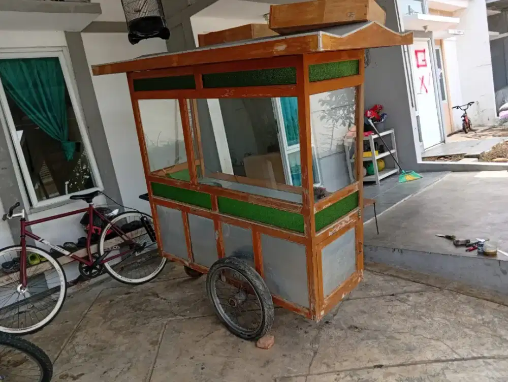 Dijual gerobak bekas jualan es buah