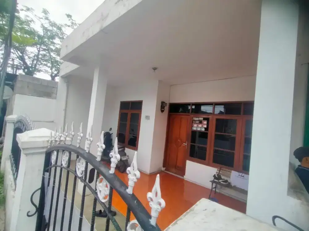 Dijual Rumah dan Gor Nyaman Siap Pakai Lokasi di Cisaranten Kulon Bandung