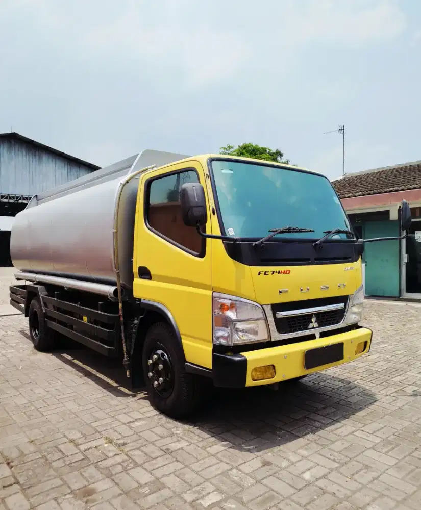 MITSUBISHI COLT DIESEL CANTER 6 BAN FE74HD TANGKI 8000 LITER ISTIMEWA